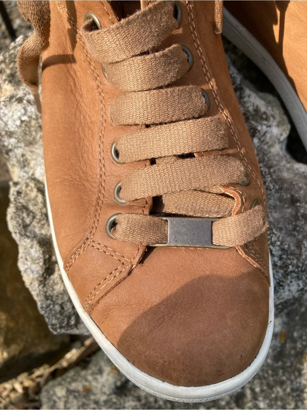 Ugg Size 8.5 Starlyn Shearling high top brown leather lace up sneakers